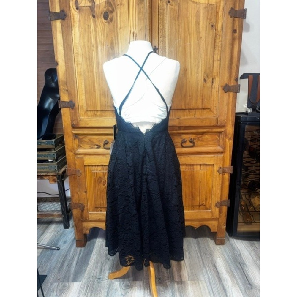 Lulus Black Lace Lace-Up V-Neck Cocktail Midi Dress Womens Medium NWT - Picture 4 of 9